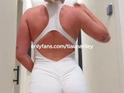 Flirty Teen’s Live Stream Mishap Sparks Social Buzz 14/16