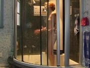 Troia rossa e arrapata sveglia il marito per scoparle la figa 4/16