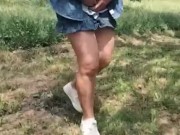 Moglie troia fa' la pipì davanti a uno sconosciuto 4/16