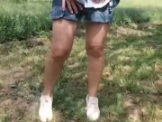 Moglie troia fa' la pipì davanti a uno sconosciuto 6/16