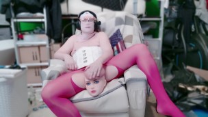 Biggest stretched Meatballs - Covering Model Head with Giant Ball Stretching Meat - Stretched Balls