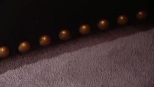 teen bruna molto fisica scopa un grosso cazzo giovane