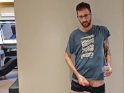 Descubro a mi hermanastra masturbándose y me la follo hasta correrme dentro de su boca 3/16