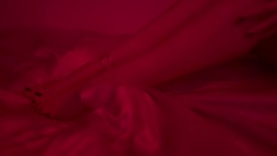 movimientos sensuales en mi cama 🫦❤️‍🔥 sensual movements in my bed 🫦❤️‍🔥