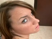 La bionda Nikki Anne si gode il cazzo e la sborra in bocca 6/16