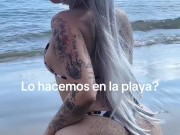 mujer traviesa y juguetona