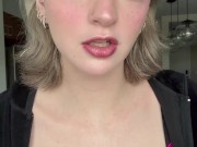 If only my pussy wasn’t bare 😩 14/16