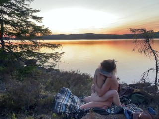 Love at a Lake in the Sunset – RosySky – 4K 30fps