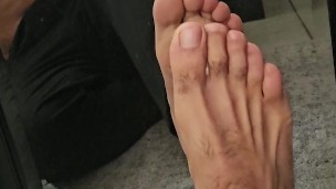 Hairy male sexy feet , Dominant Alpha feet