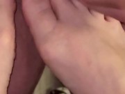 Quick cum on her pretty toes 8/16