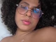 VAGINA PELUDITA Y CREMOSA. TENGO MULTIPLES ORGAMOS Y NO PUEDO PARAR (amo mi magicwand) 15/16