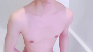 The master's pee makes me cum and spray pee at the same time. Customized by fans