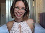 Przyrodnia ciocia powie Ci jak masz zwalić konia. Tryśnij dwa razy! 4/16