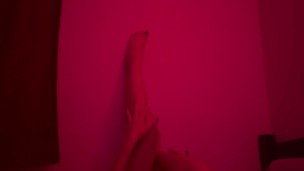 los pies sensuales en la pared 🫦❤️‍🔥 sensual feet on the wall 🫦❤️‍🔥