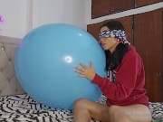 Blindfolded, he sets up his big balloon and inflates it (full video on C4S / MV / OF / Membersite) 2/16