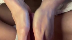 Late-Night Cheat: Babe With Perfect Body Handjobs Lover Hard