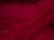 video corto de movimientos sensuales en mi cama 🫦❤️‍🔥 short video of sensual movements in my bed