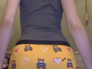 This nice, gentle joytogether166 loves to tease you in the public toilet! 8/16