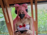 Otaku tetona con cosplay se excita jugando Proyecto QT de NUTAKU y se masturba rico 2/16