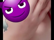 Me masturbo mientras me saco la leche de los pechos 😈 5/16