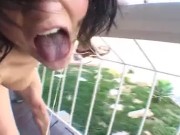 Desiderosa di godersi il cazzo la bionda sexy si gode l'anale