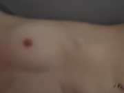 Petite pipe à l hôtel qui fini avec du sperme sur mes petits seins 3/16