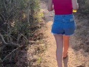 Petite ballade à la plage qui se termine  avec du sperme dans la bouche 1/16