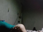 La novia de mi padre si que sabe ordeñarme y montarme 1/16