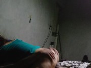 La novia de mi padre si que sabe ordeñarme y montarme 12/16