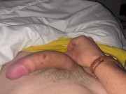 Me gusta masturbarme cuando me despierto en mi cama 13/16
