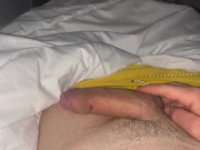 Me gusta masturbarme cuando me despierto en mi cama 5/16
