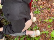 Отсосала член друга во время прогулки в лесу | Отсосала член на природе 7/16