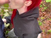 Отсосала член друга во время прогулки в лесу | Отсосала