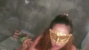 Ele a devora e dá um delicioso creampie