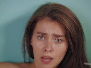 WOWGIRLS Gorgeous girl Alissa Foxy showing her pussy in this hot solo video 13/16