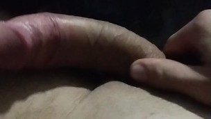 Mostrando os detalhes do meu pau grande e veiudo branco