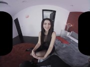 Valentina Nappi Is Way More Approachable Than You Expected 3/16