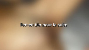 Je joue toute seule pendant que mes parents sont aller faire les courses