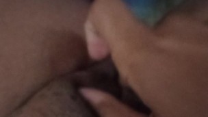 Watch me masturbate first thing in the morning