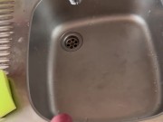 Не дрочил 10 дней. Слишком много спермы. Тайно дрочу пока мама в душе 9/16