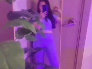 Lunch break, just me & my gym outfit 💕pantyhose better? 7/16