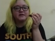 Amputee eats burger 15/16