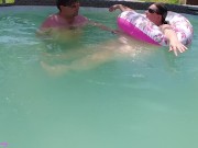 FINGERING PUSSY IN THE POOL HOT HOT OUT! 8/16