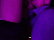 No aguanto, le chupo la pija al patovica y se trago su leche 10/16