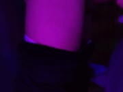 No aguanto, le chupo la pija al patovica y se trago su leche 14/16