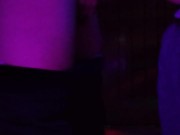 No aguanto, le chupo la pija al patovica y se trago su leche 16/16