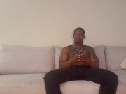 MI hermanastra me pilla viendo porno y se disfraza para que la empotre 3/16