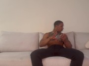 MI hermanastra me pilla viendo porno y se disfraza para que la empotre 4/16