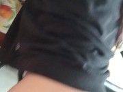 Mi Vecino me da Lechita en la Boca antes de volver con mi marido 💦 4/16