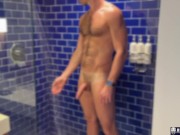 Petite douche en retour de plage 10/16